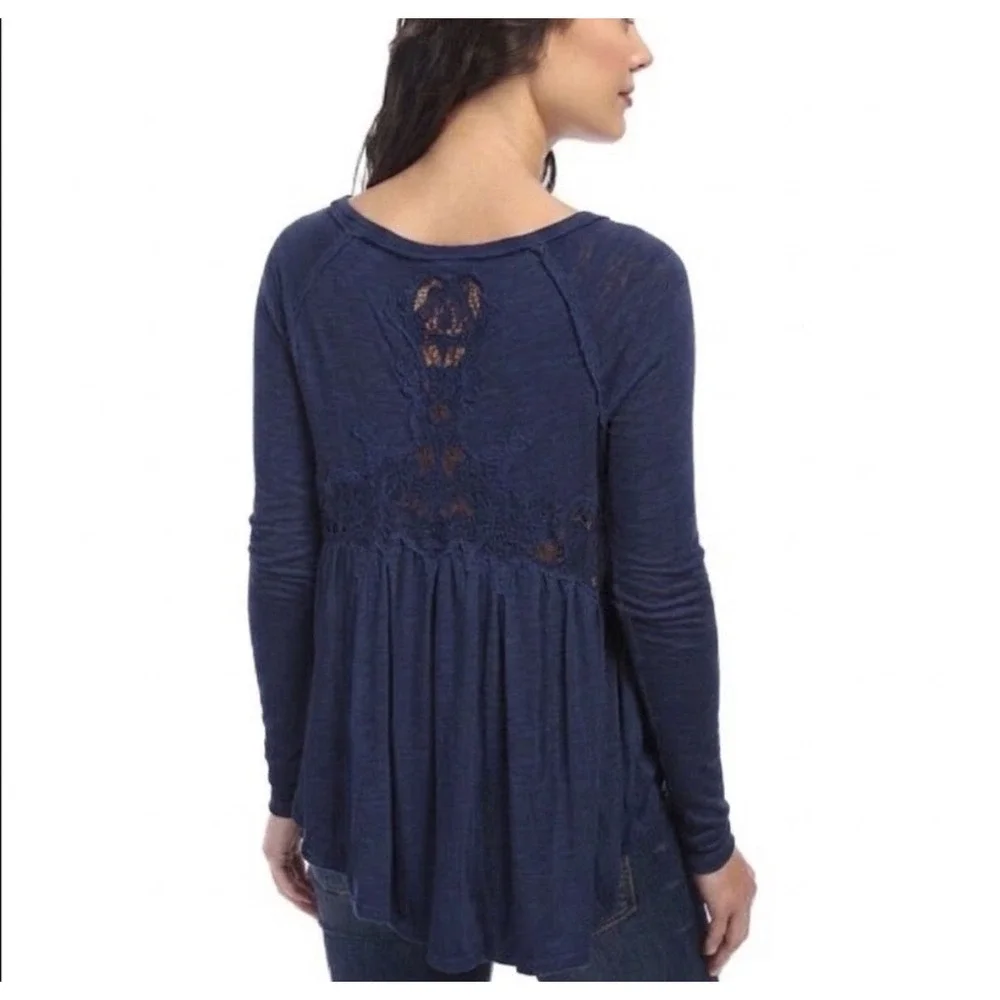 Free People That's Amore High Low Crochet Lace Tee Navy Blue Size Small Y2K